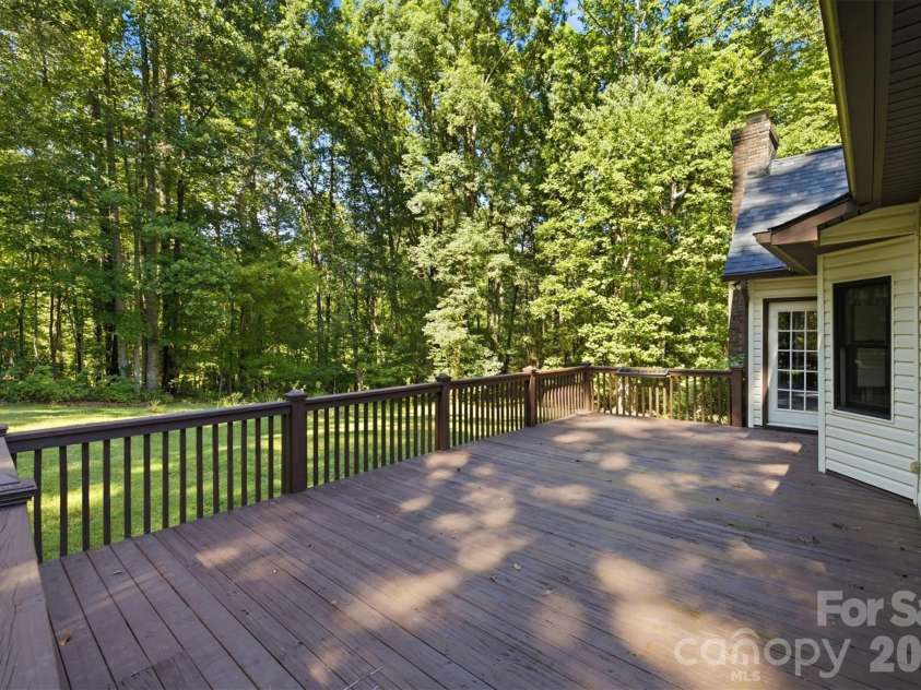 218 Westwood Drive, Morganton, NC 28655.  MLS# CAR4405977, YatesRealty ID 39370. 