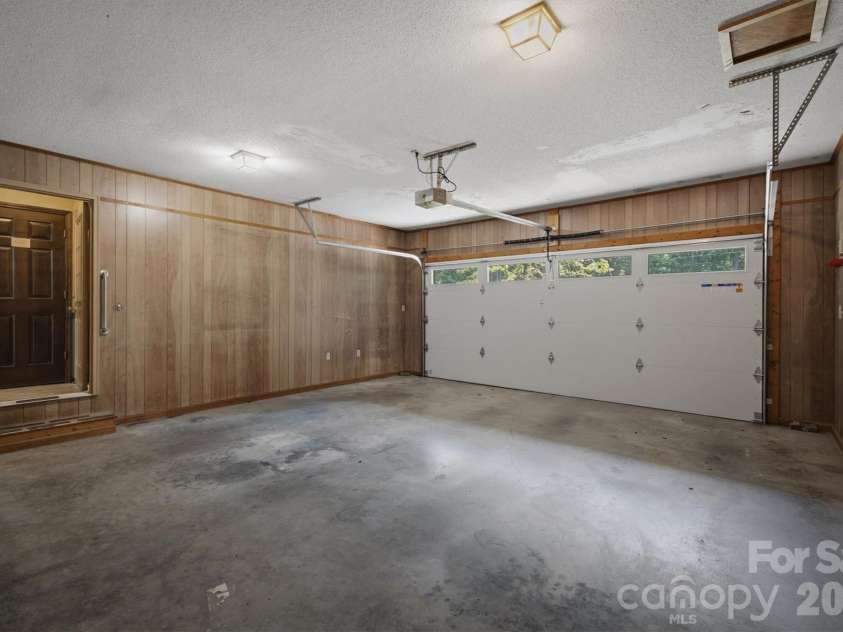 218 Westwood Drive, Morganton, NC 28655.  MLS# CAR4405977, YatesRealty ID 39370. 