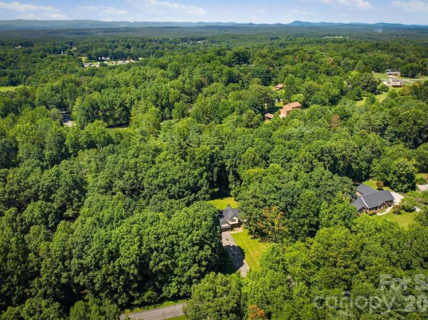 218 Westwood Drive, Morganton, NC 28655.  MLS# CAR4405977, YatesRealty ID 39370. 