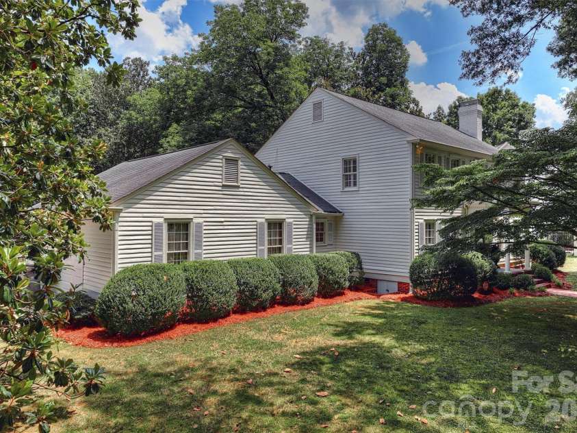 2830 Wickersham Road, Charlotte, NC 28211.  MLS# CAR4400716, YatesRealty ID 39371. 