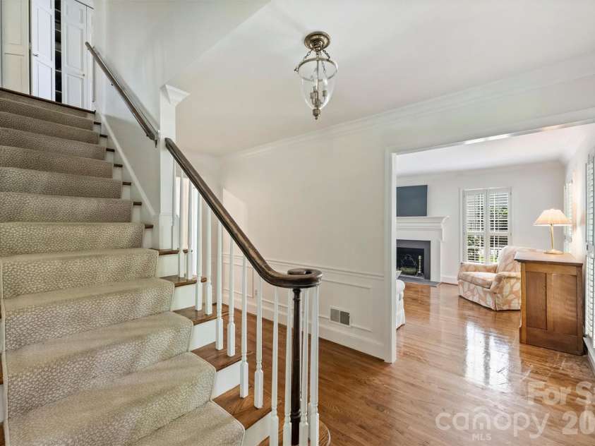 2830 Wickersham Road, Charlotte, NC 28211.  MLS# CAR4400716, YatesRealty ID 39371. 