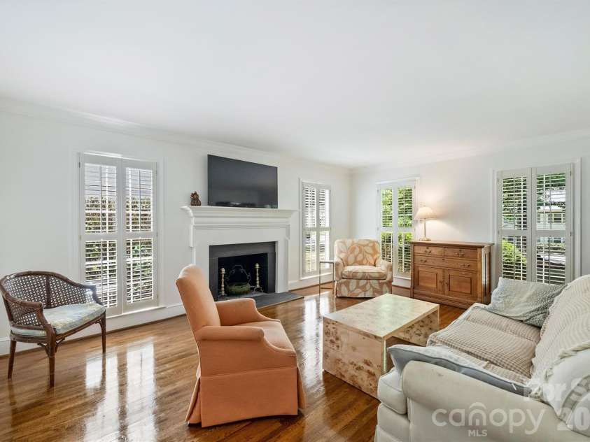 2830 Wickersham Road, Charlotte, NC 28211.  MLS# CAR4400716, YatesRealty ID 39371. 