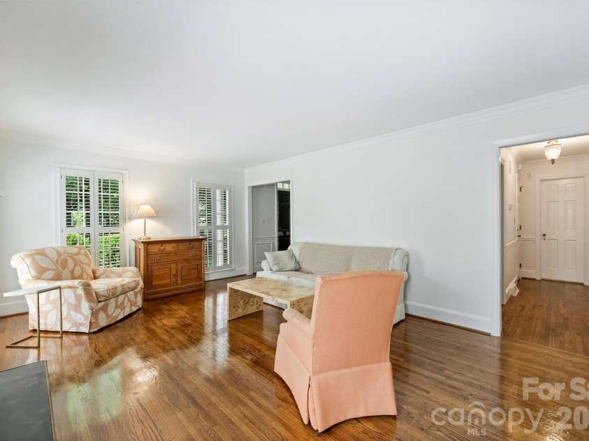 2830 Wickersham Road, Charlotte, NC 28211.  MLS# CAR4400716, YatesRealty ID 39371. 