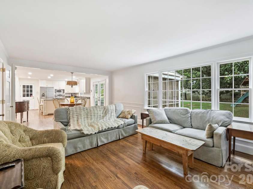 2830 Wickersham Road, Charlotte, NC 28211.  MLS# CAR4400716, YatesRealty ID 39371. 