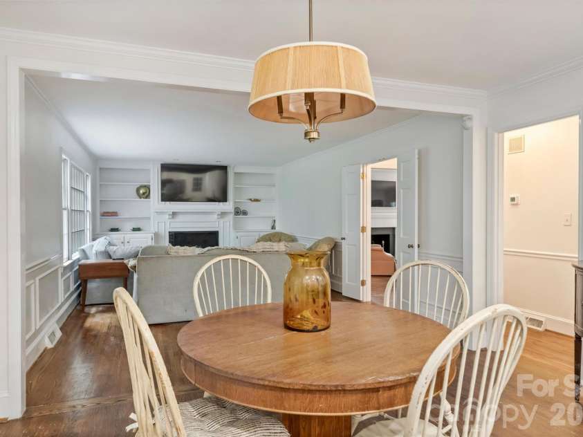 2830 Wickersham Road, Charlotte, NC 28211.  MLS# CAR4400716, YatesRealty ID 39371. 