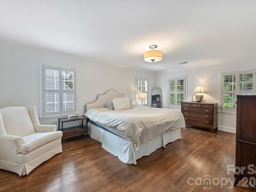 2830 Wickersham Road, Charlotte, NC 28211.  MLS# CAR4400716, YatesRealty ID 39371. 