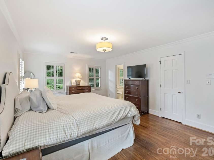 2830 Wickersham Road, Charlotte, NC 28211.  MLS# CAR4400716, YatesRealty ID 39371. 