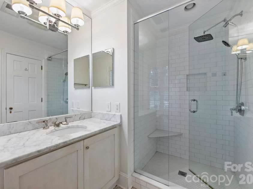 2830 Wickersham Road, Charlotte, NC 28211.  MLS# CAR4400716, YatesRealty ID 39371. 