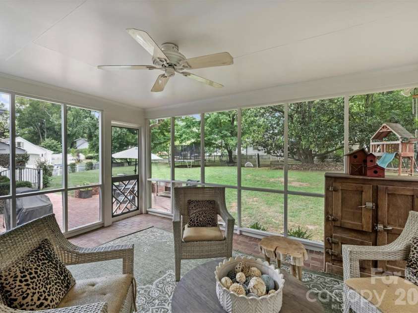 2830 Wickersham Road, Charlotte, NC 28211.  MLS# CAR4400716, YatesRealty ID 39371. 
