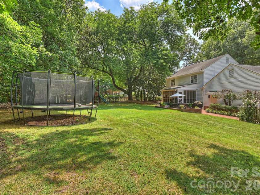 2830 Wickersham Road, Charlotte, NC 28211.  MLS# CAR4400716, YatesRealty ID 39371. 