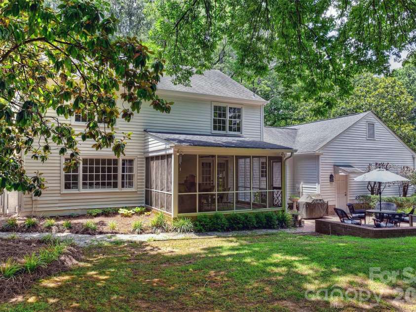 2830 Wickersham Road, Charlotte, NC 28211.  MLS# CAR4400716, YatesRealty ID 39371. 