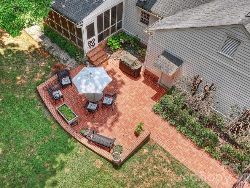 2830 Wickersham Road, Charlotte, NC 28211.  MLS# CAR4400716, YatesRealty ID 39371. 