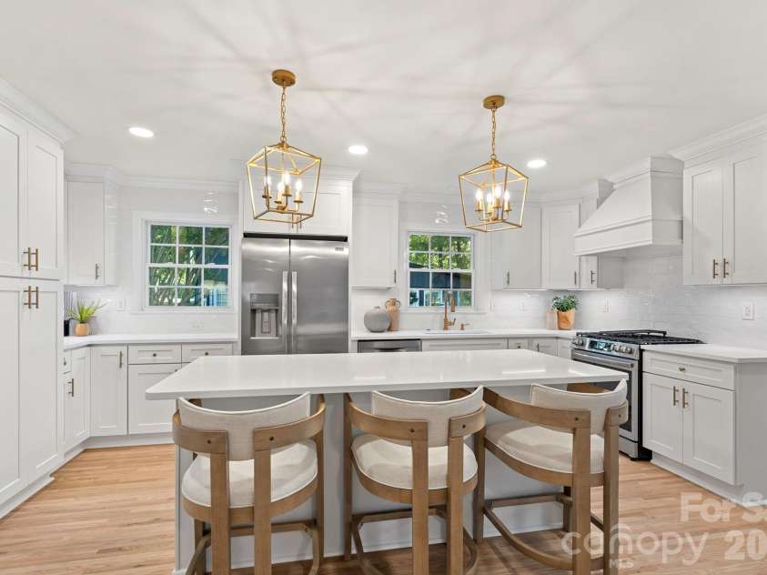1100 Braeburn Road, Charlotte, NC 28211.  MLS# CAR4404806, YatesRealty ID 39372. 