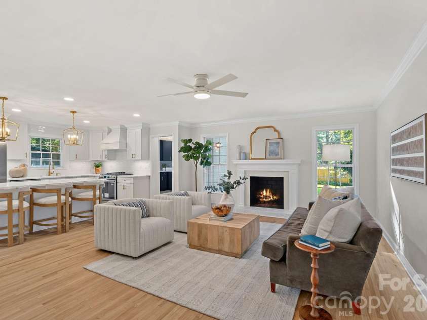 1100 Braeburn Road, Charlotte, NC 28211.  MLS# CAR4404806, YatesRealty ID 39372. 