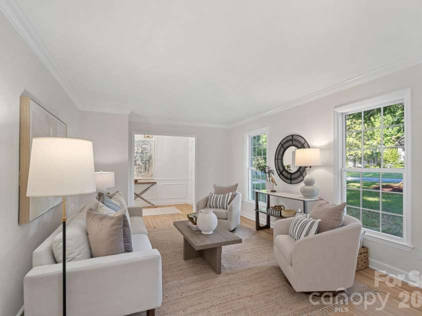 1100 Braeburn Road, Charlotte, NC 28211.  MLS# CAR4404806, YatesRealty ID 39372. 