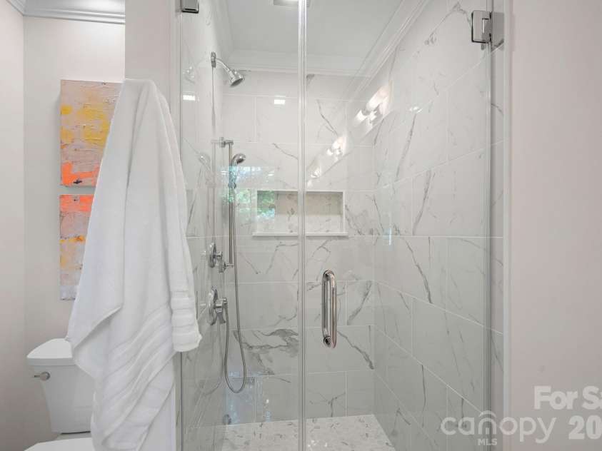 1100 Braeburn Road, Charlotte, NC 28211.  MLS# CAR4404806, YatesRealty ID 39372. 