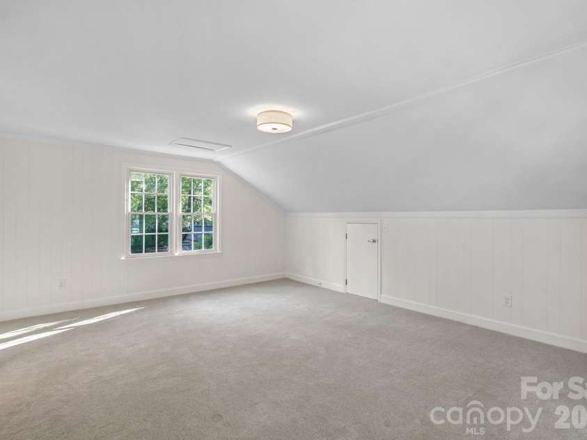 1100 Braeburn Road, Charlotte, NC 28211.  MLS# CAR4404806, YatesRealty ID 39372. 