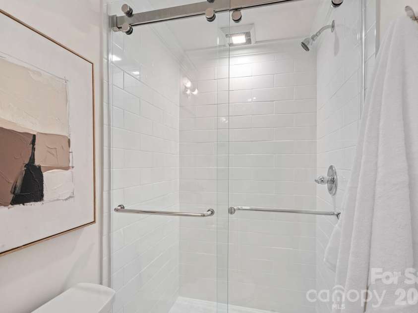 1100 Braeburn Road, Charlotte, NC 28211.  MLS# CAR4404806, YatesRealty ID 39372. 