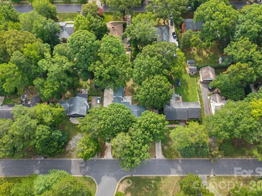 1100 Braeburn Road, Charlotte, NC 28211.  MLS# CAR4404806, YatesRealty ID 39372. 