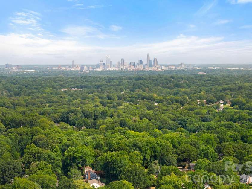 1100 Braeburn Road, Charlotte, NC 28211.  MLS# CAR4404806, YatesRealty ID 39372. 