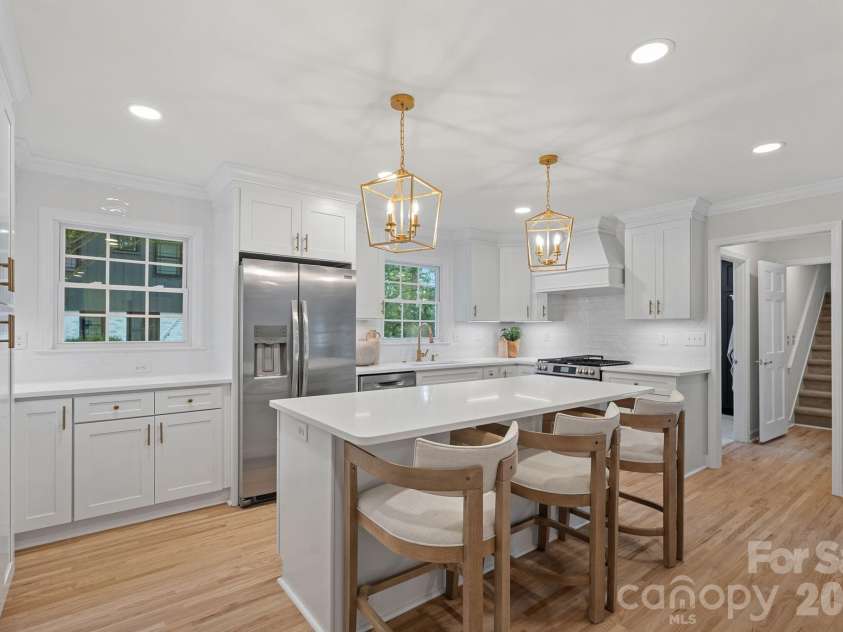 1100 Braeburn Road, Charlotte, NC 28211.  MLS# CAR4404806, YatesRealty ID 39372. Kitchen