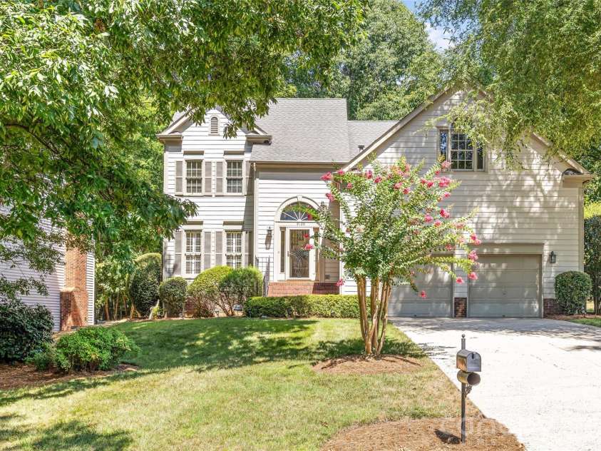 9120 Cameron Wood Drive, Charlotte, NC 28210.  MLS# CAR4403307, YatesRealty ID 39374. 