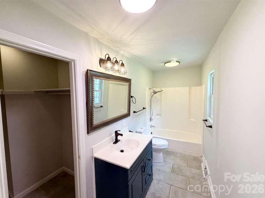 642 Lancer Court, Concord, NC 28027.  MLS# CAR4406082, YatesRealty ID 39375. 