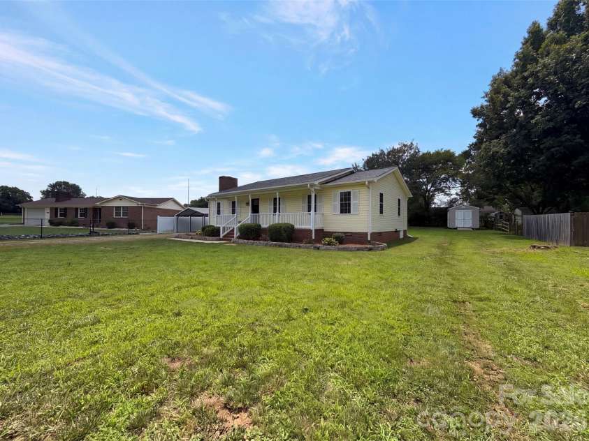 642 Lancer Court, Concord, NC 28027.  MLS# CAR4406082, YatesRealty ID 39375. 