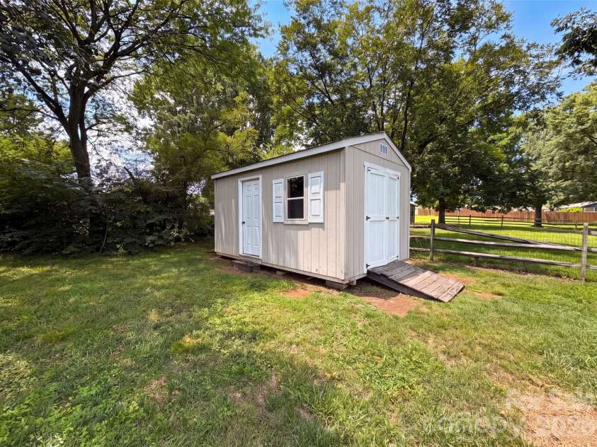 642 Lancer Court, Concord, NC 28027.  MLS# CAR4406082, YatesRealty ID 39375. 