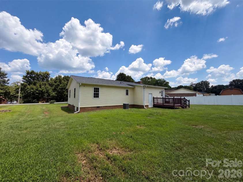 642 Lancer Court, Concord, NC 28027.  MLS# CAR4406082, YatesRealty ID 39375. 