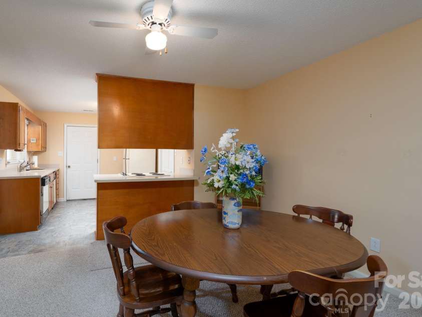 537 Camrose Circle, Concord, NC 28025.  MLS# CAR4406548, YatesRealty ID 39377. 