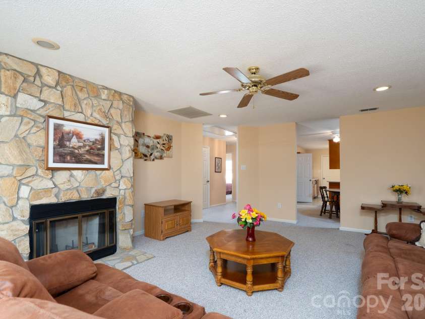 537 Camrose Circle, Concord, NC 28025.  MLS# CAR4406548, YatesRealty ID 39377. 