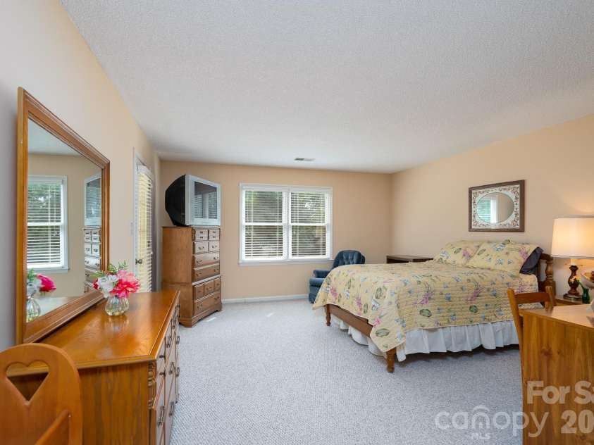 537 Camrose Circle, Concord, NC 28025.  MLS# CAR4406548, YatesRealty ID 39377. 