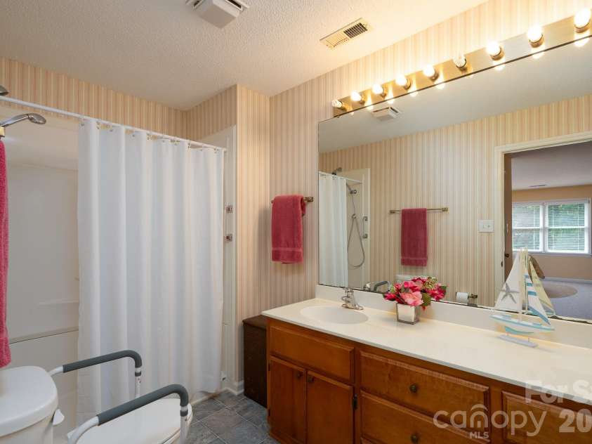 537 Camrose Circle, Concord, NC 28025.  MLS# CAR4406548, YatesRealty ID 39377. 