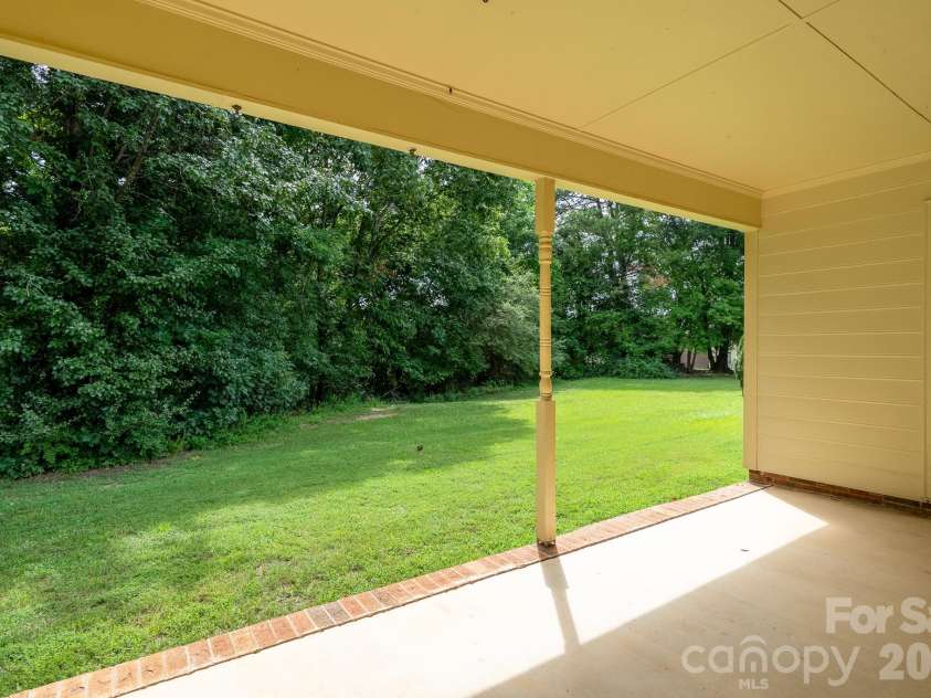 537 Camrose Circle, Concord, NC 28025.  MLS# CAR4406548, YatesRealty ID 39377. 