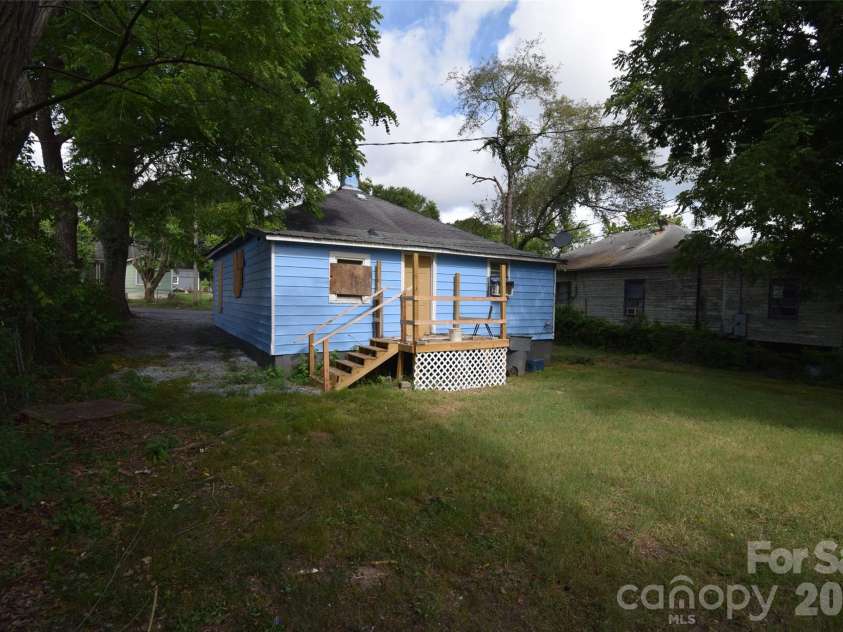3338 Goble Street, Gastonia, NC 28056.  MLS# CAR4406652, YatesRealty ID 39378. 