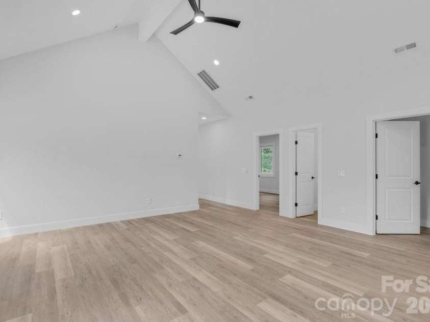 504 Pine Street, Cherryville, NC 28021.  MLS# CAR4406769, YatesRealty ID 39379. 