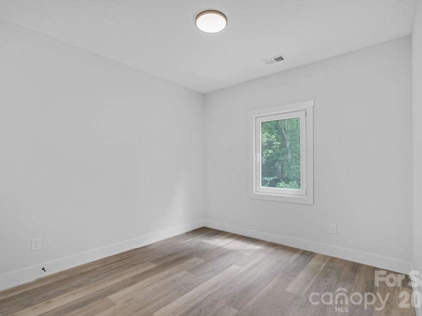 504 Pine Street, Cherryville, NC 28021.  MLS# CAR4406769, YatesRealty ID 39379. 