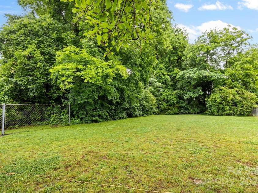 2536 Bancroft Street, Charlotte, NC 28206.  MLS# CAR4260081, YatesRealty ID 3938. 