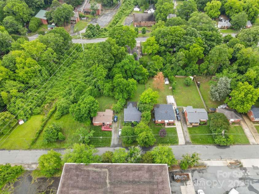 2536 Bancroft Street, Charlotte, NC 28206.  MLS# CAR4260081, YatesRealty ID 3938. 