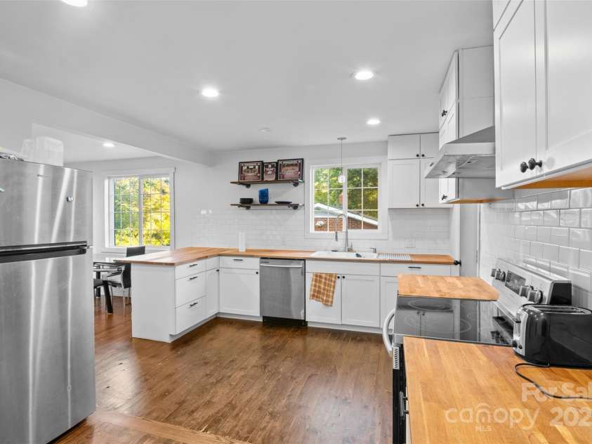 2536 Bancroft Street, Charlotte, NC 28206.  MLS# CAR4260081, YatesRealty ID 3938. 