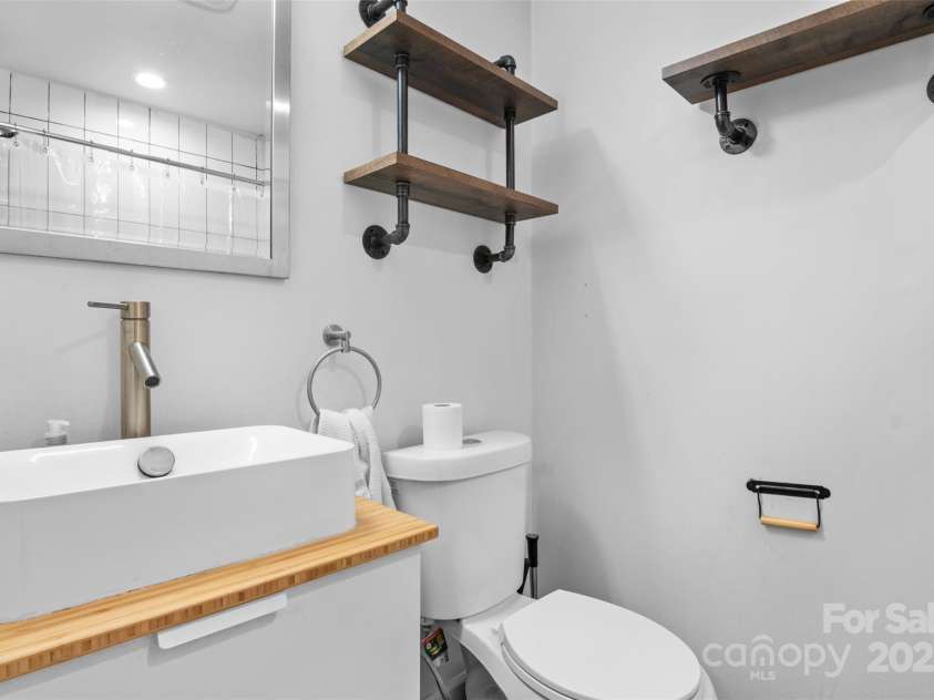 2536 Bancroft Street, Charlotte, NC 28206.  MLS# CAR4260081, YatesRealty ID 3938. 