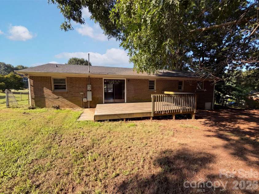 120 Riley Road, Dallas, NC 28034.  MLS# CAR4406089, YatesRealty ID 39380. 