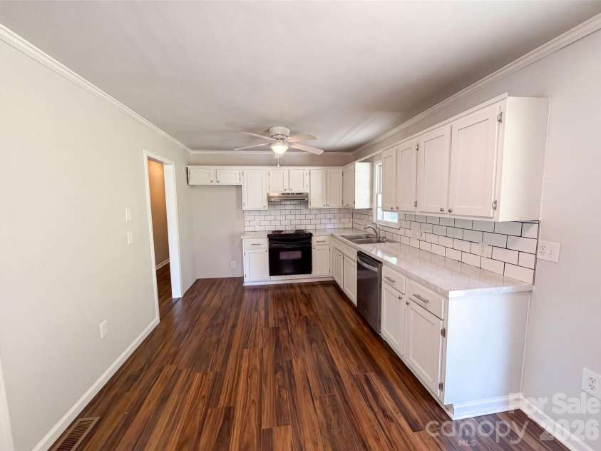 120 Riley Road, Dallas, NC 28034.  MLS# CAR4406089, YatesRealty ID 39380. 