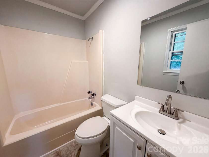 120 Riley Road, Dallas, NC 28034.  MLS# CAR4406089, YatesRealty ID 39380. 