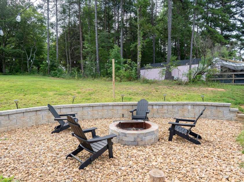 5960 Charlie Walker Road, Kannapolis, NC 28081.  MLS# CAR4406735, YatesRealty ID 39381. 