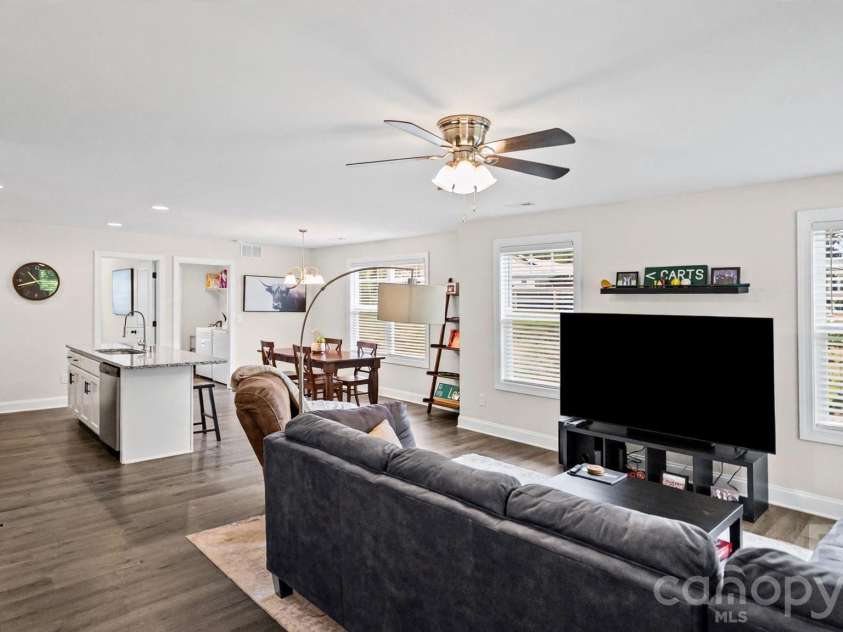 5960 Charlie Walker Road, Kannapolis, NC 28081.  MLS# CAR4406735, YatesRealty ID 39381. 