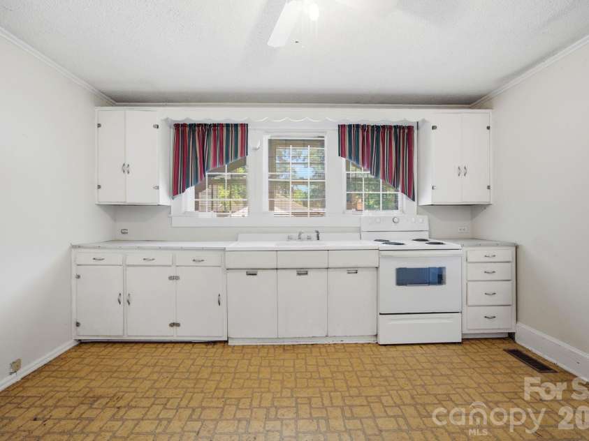 8285 Us Highway 52 Highway, Rockwell, NC 28138.  MLS# CAR4406458, YatesRealty ID 39384. 