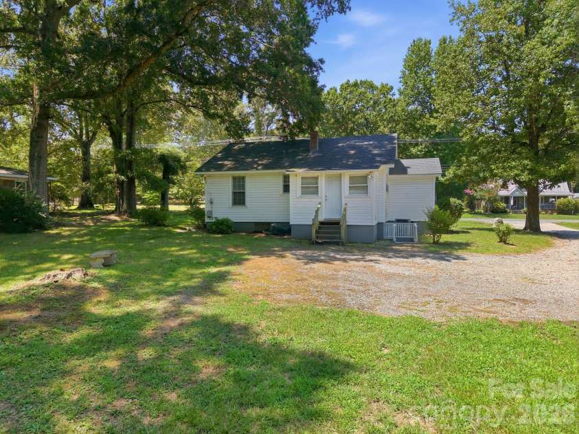8285 Us Highway 52 Highway, Rockwell, NC 28138.  MLS# CAR4406458, YatesRealty ID 39384. 
