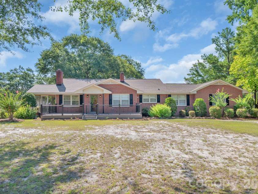 207 Park Drive, Kershaw, SC 29067.  MLS# CAR4406292, YatesRealty ID 39386. 
